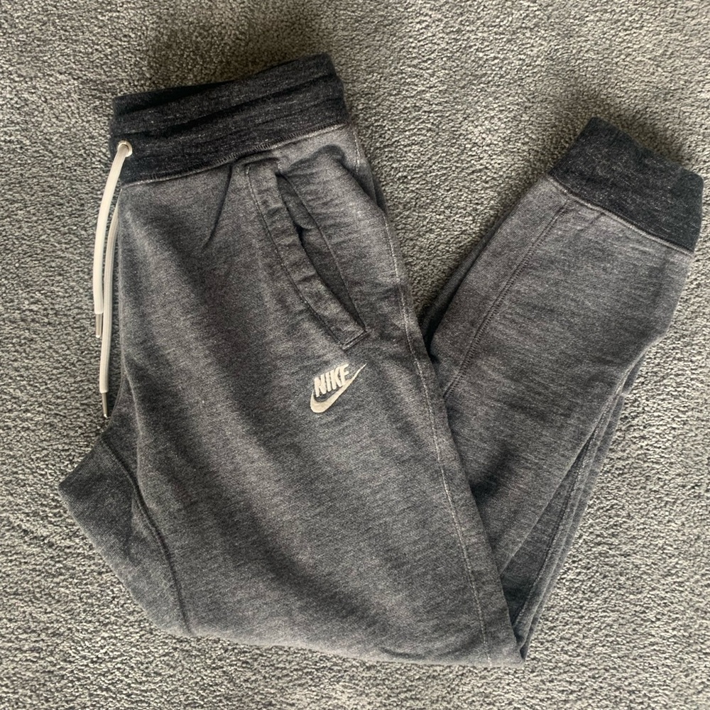 Nike Women’s Grey Sweatpants
